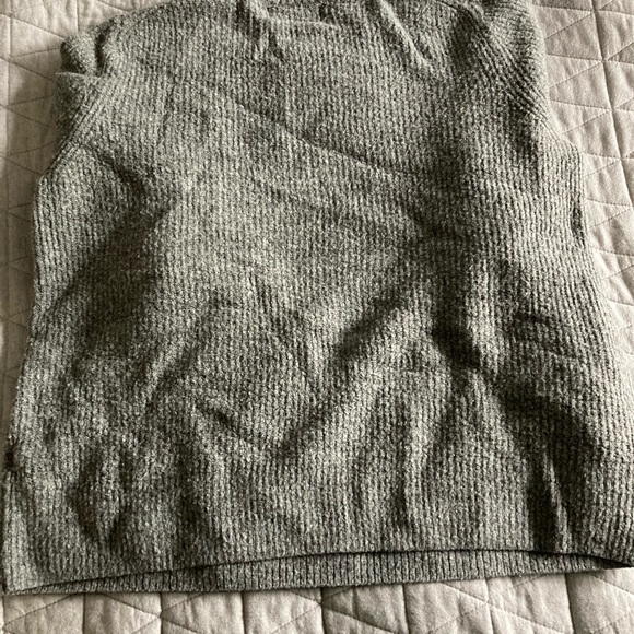 gray knit sweater from old navy - Picture 2 of 3